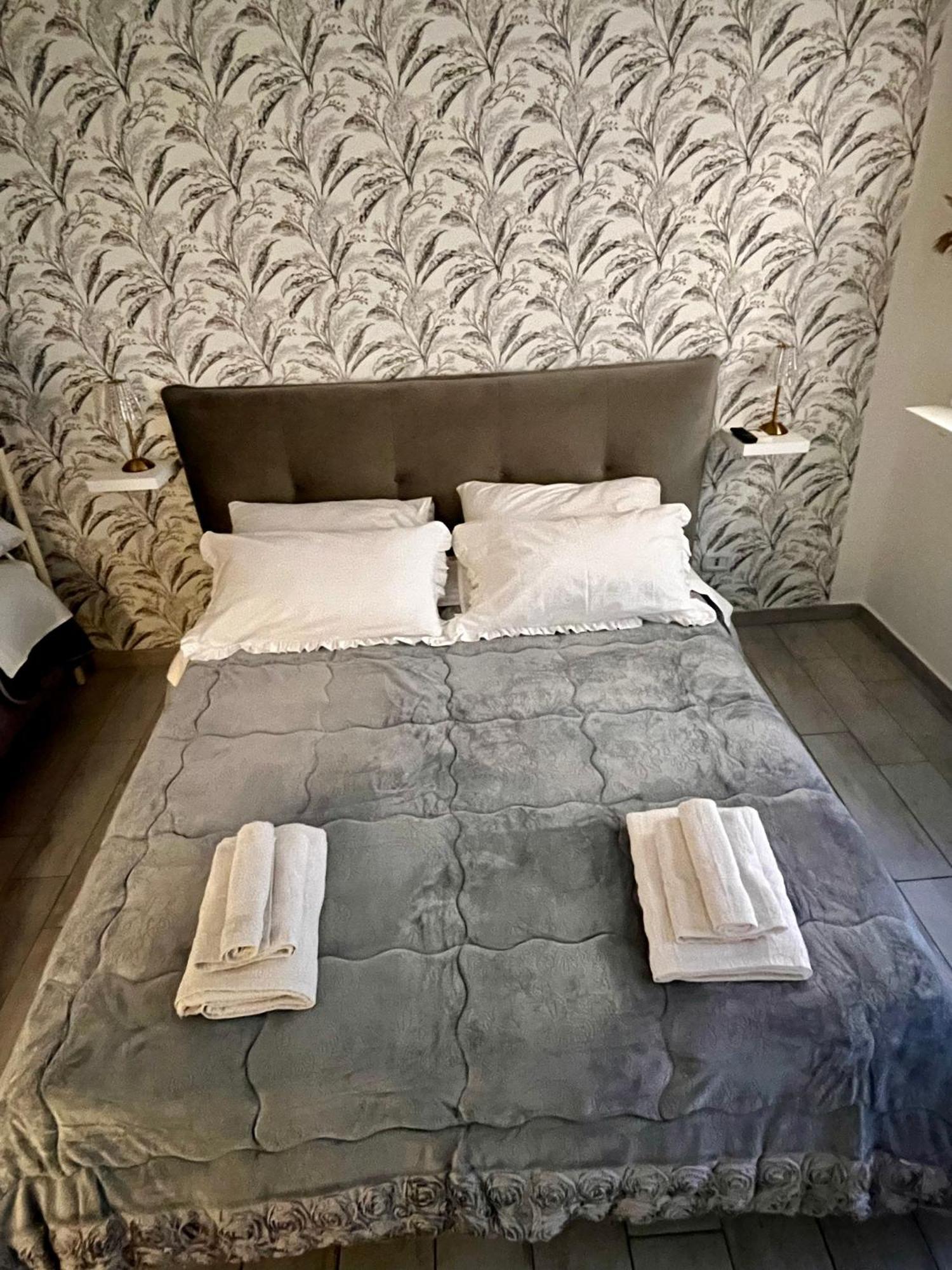 Napoli Verace - Centro Storico Spaccanapoli Apartment Bagian luar foto