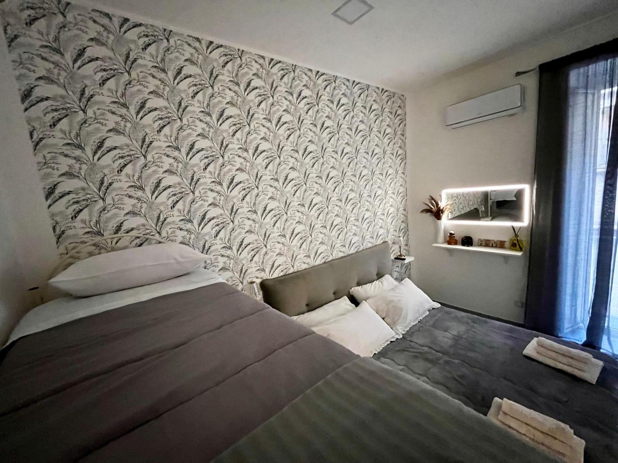 Napoli Verace - Centro Storico Spaccanapoli Apartment Bagian luar foto